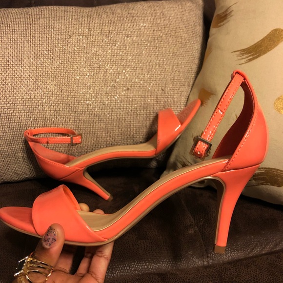 Peach Heels - Picture 2 of 4